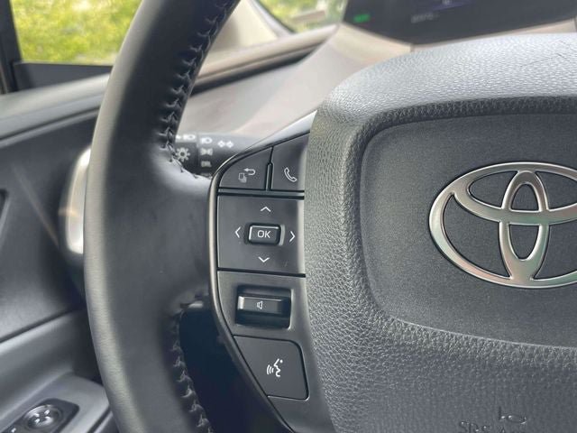 Certified 2025 Toyota Prius LE FWD image 23
