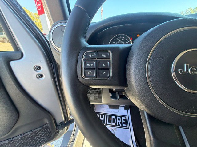 Used 2013 Jeep Wrangler Sahara w/ Dual Top Group AWD/4WD image 18