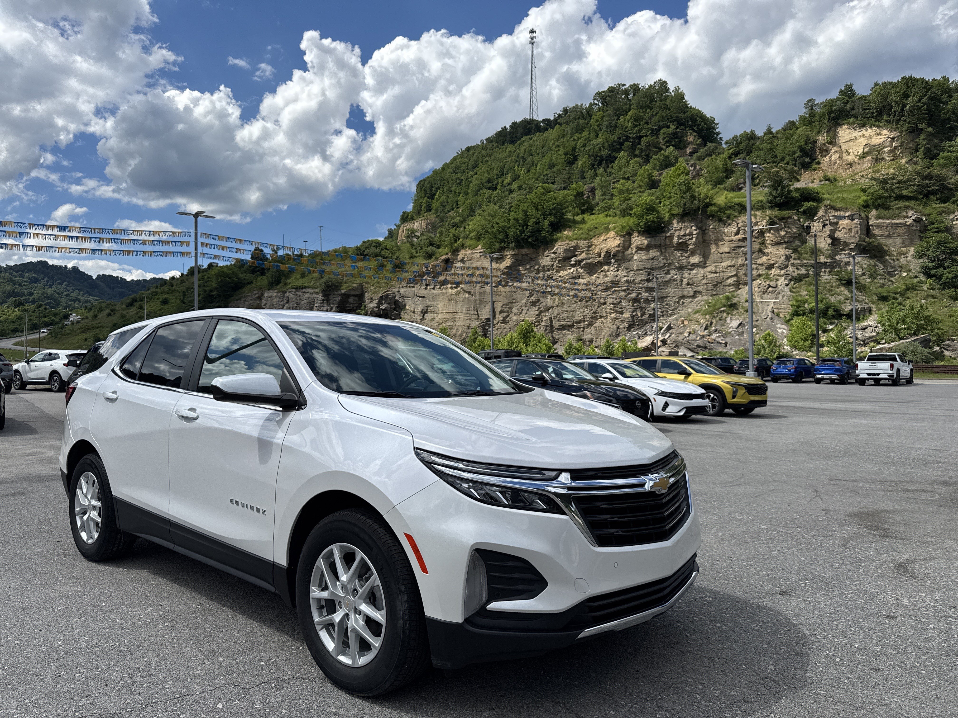 Used 2022 Chevrolet Equinox LT FWD image 4
