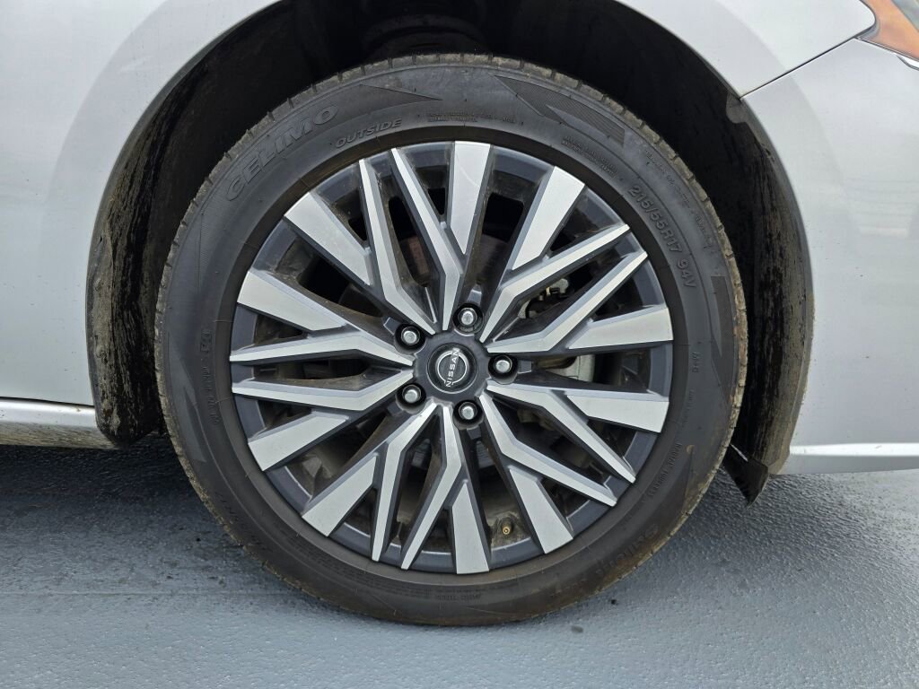 Used 2024 Nissan Altima 2.5 SV image 9