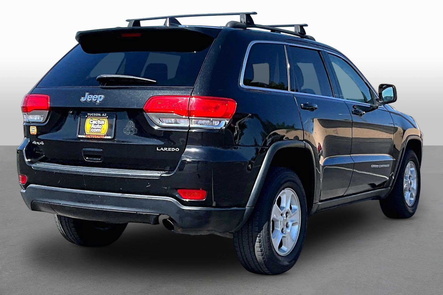 Used 2014 Jeep Grand Cherokee Laredo AWD/4WD image 2