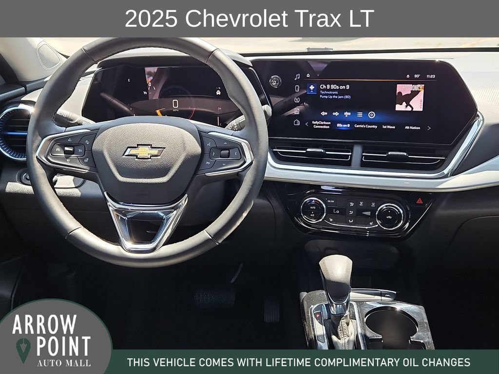 Used 2025 Chevrolet Trax LT w/ LT Convenience Package FWD image 20