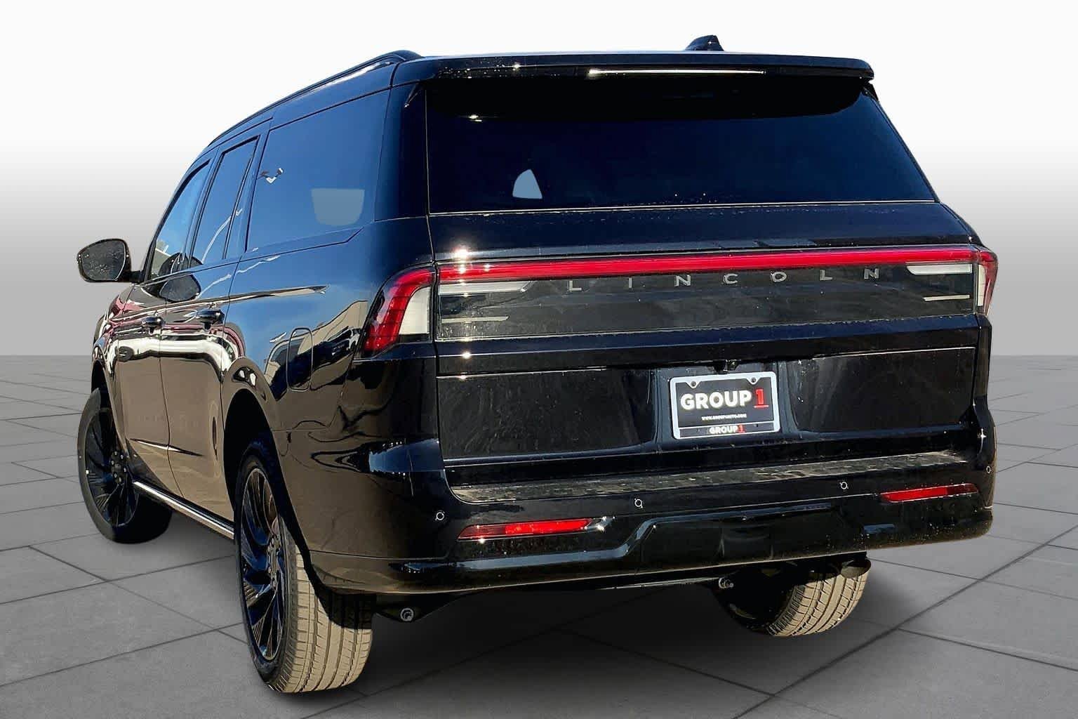New 2026 Lincoln Navigator L Reserve w/ Jet Appearance Package image 12