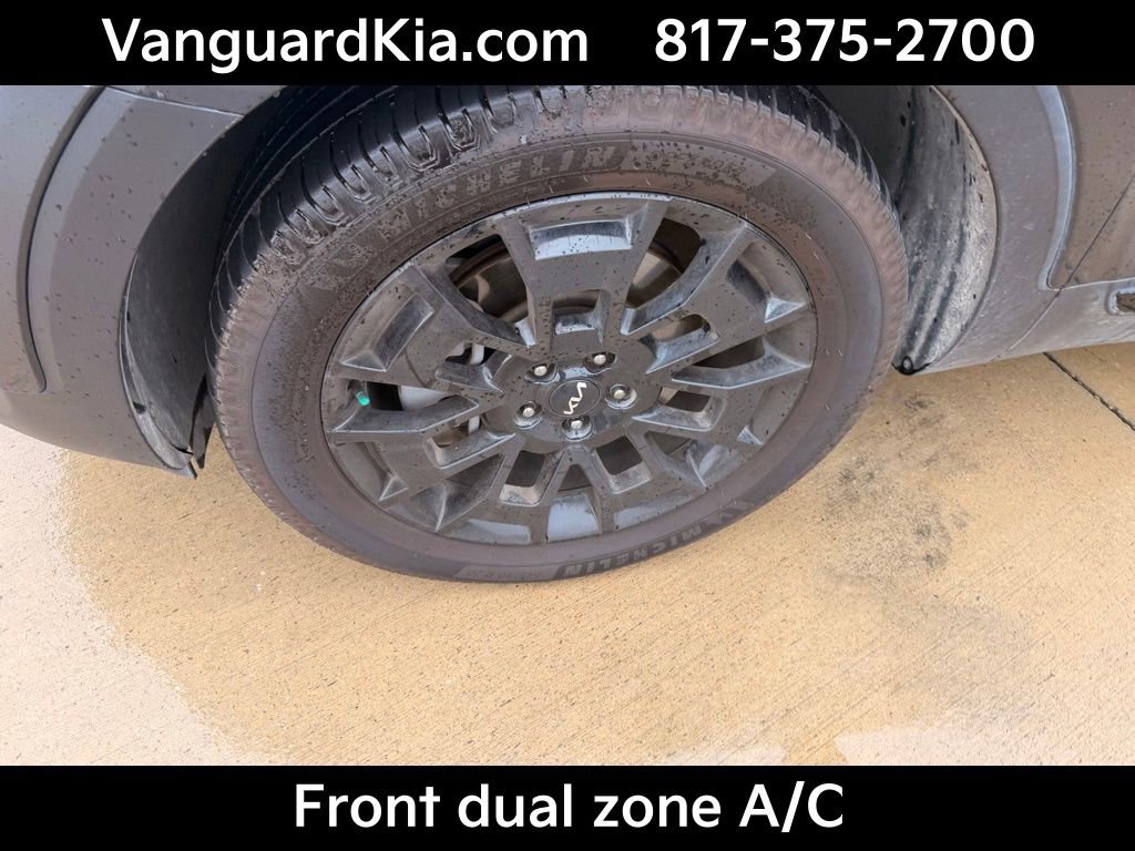 Certified 2022 Kia Telluride SX w/ Nightfall Edition Package AWD/4WD image 8