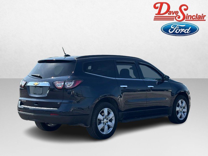 Used 2017 Chevrolet Traverse LT w/ Style and Technology Package FWD image 7