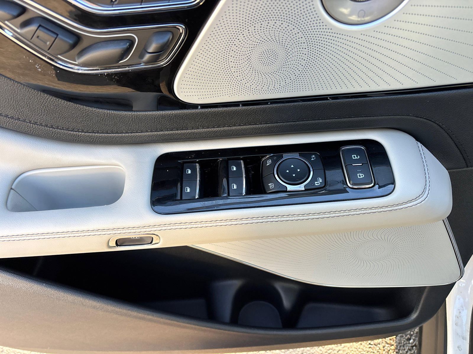 New 2026 Lincoln Aviator Reserve image 13