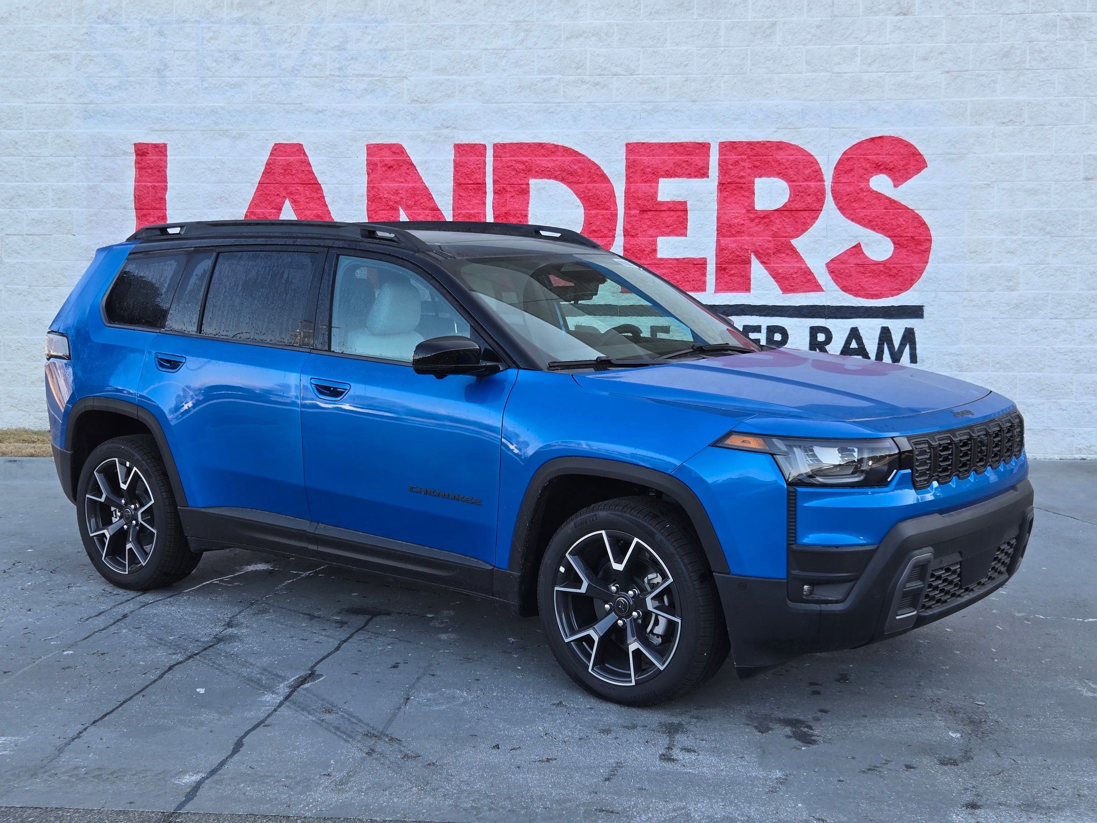 New 2026 Jeep Cherokee Overland w/ Trailer Tow Group