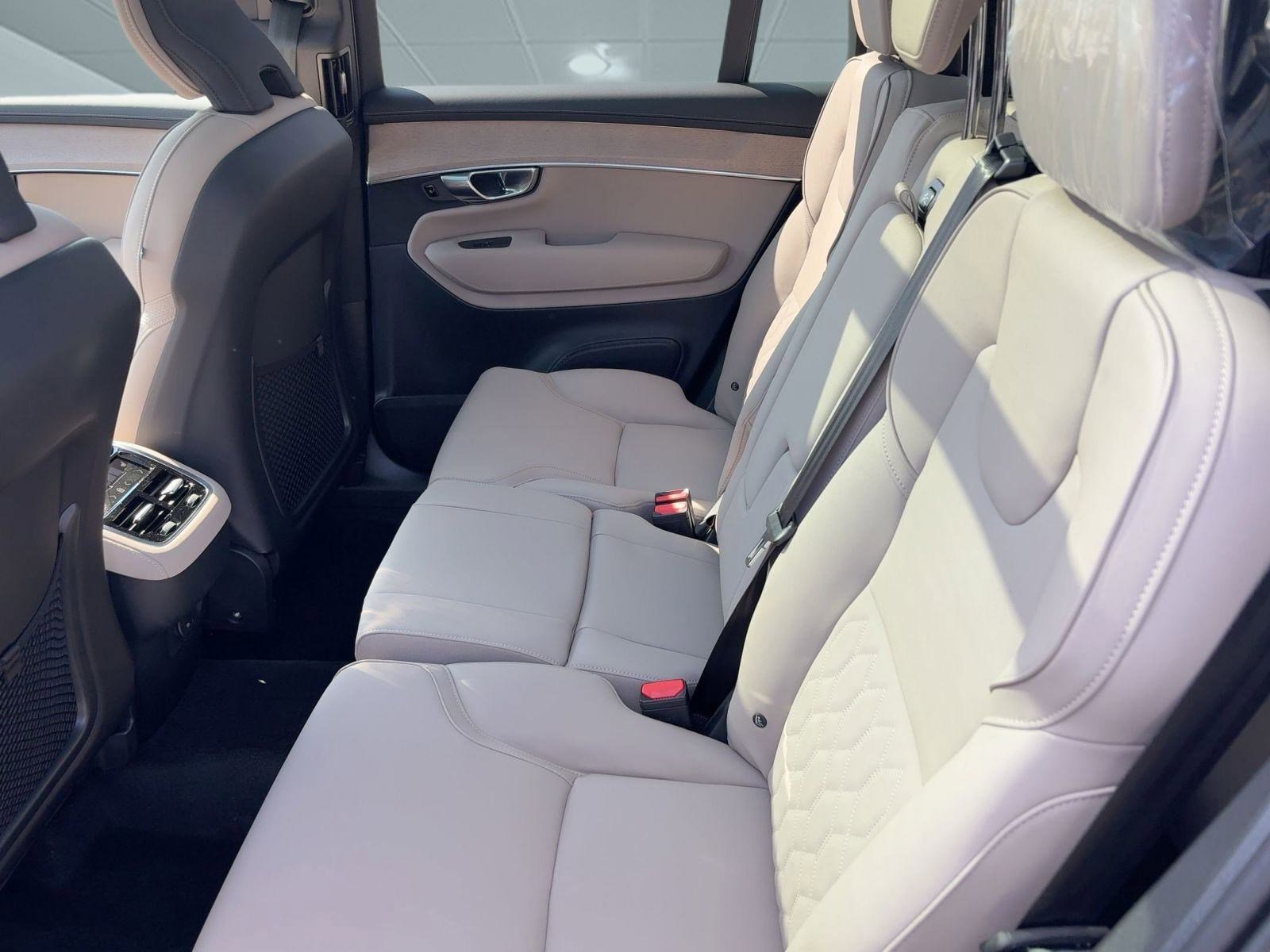 New 2026 Volvo XC90 B6 Plus w/ Protection Package Premier image 24