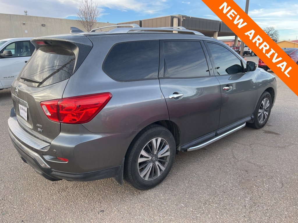 Used 2020 Nissan Pathfinder SV image 4