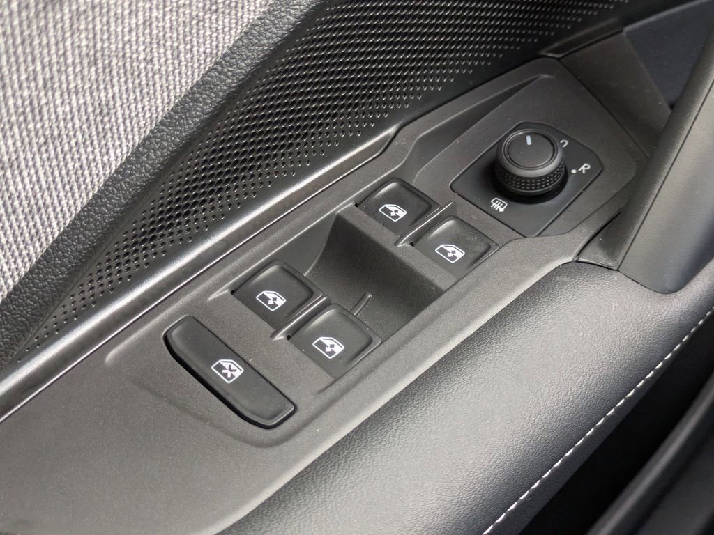 Certified 2025 Volkswagen Tiguan S image 23
