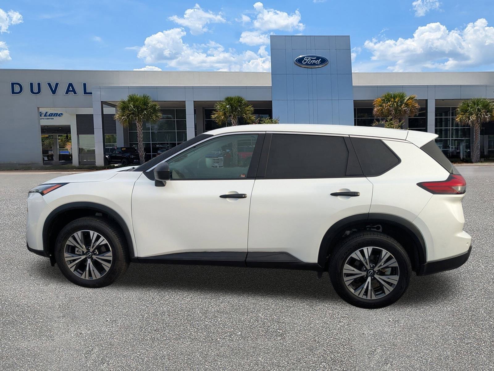 Used 2025 Nissan Rogue S image 7