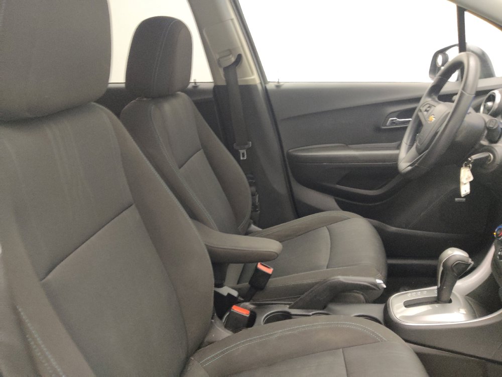 Used 2015 Chevrolet Trax LT w/ LT Sun and Sound Package FWD image 21