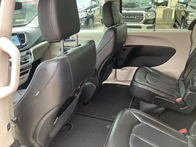 Certified 2023 Chrysler Pacifica Touring-L FWD image 22