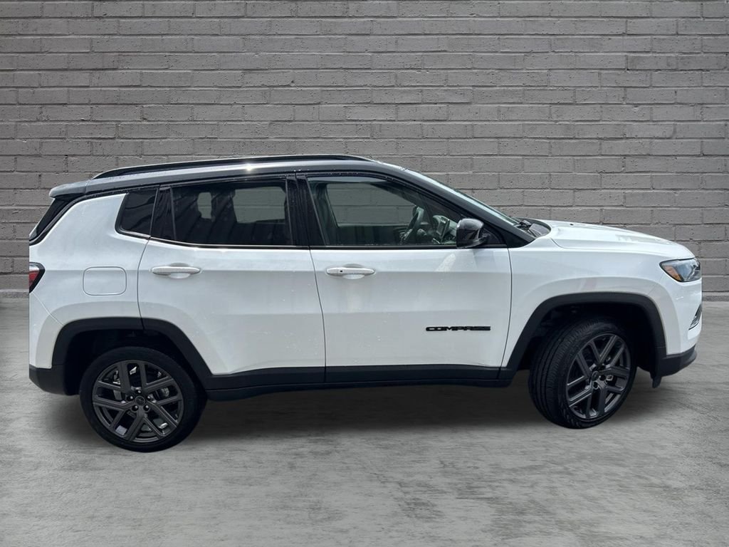 New 2026 Jeep Compass Limited w/ Sun, Sound & Navigation Group AWD/4WD image 9