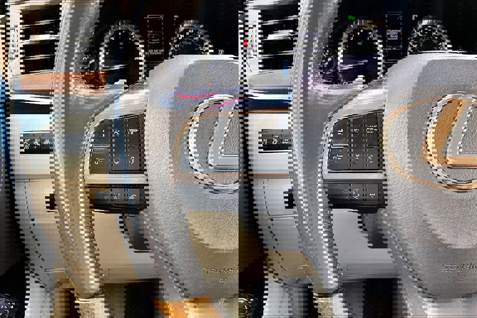 Used 2017 Lexus LX 570 4WD w/ Luxury Package image 24