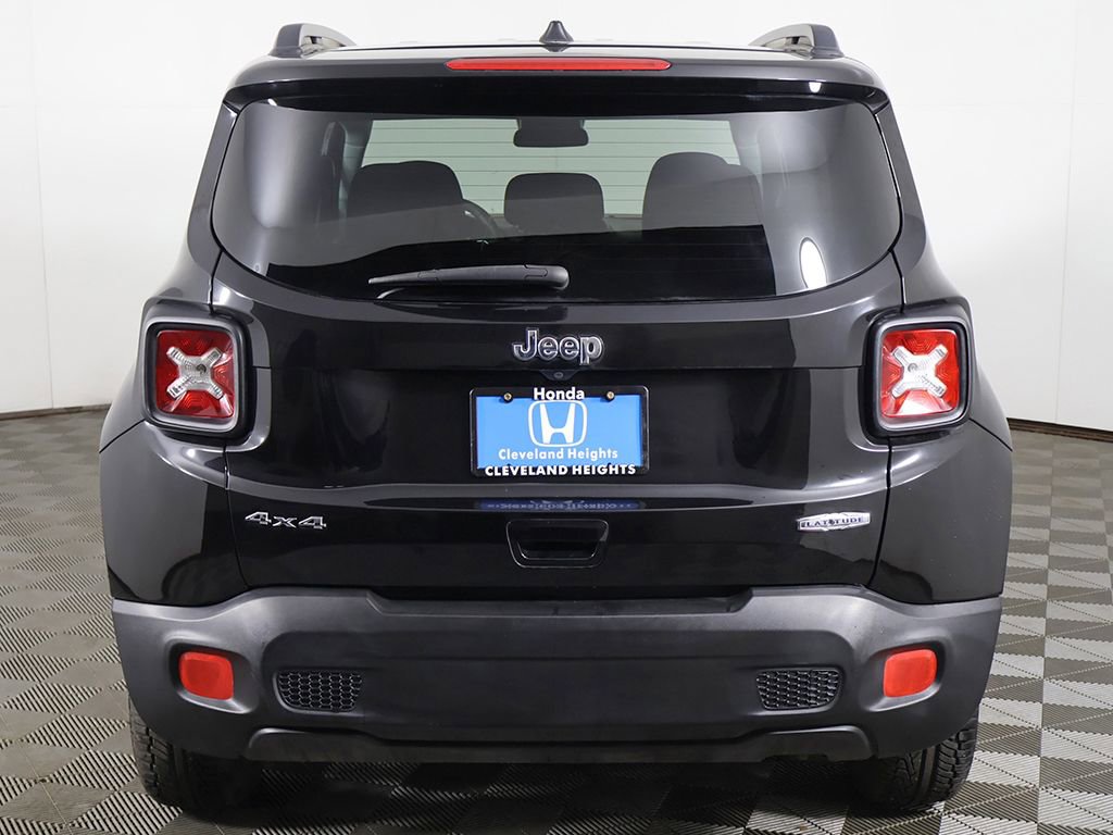 Used 2018 Jeep Renegade Latitude image 9