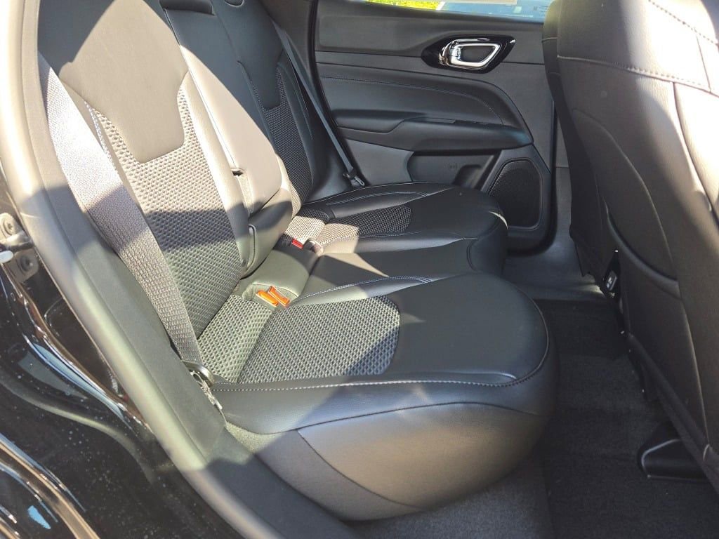 New 2026 Jeep Compass Latitude image 10