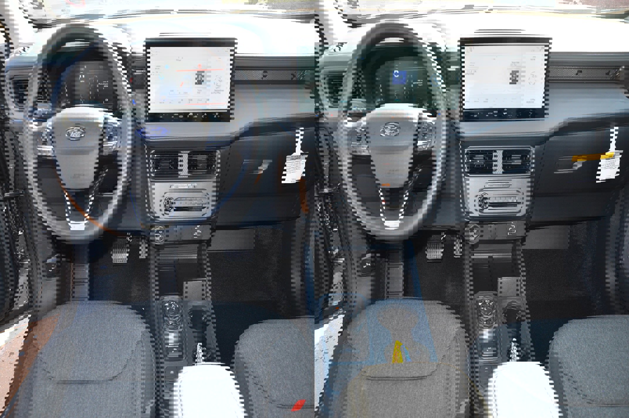 New 2025 Ford Maverick XLT w/ Black Appearance Package image 12