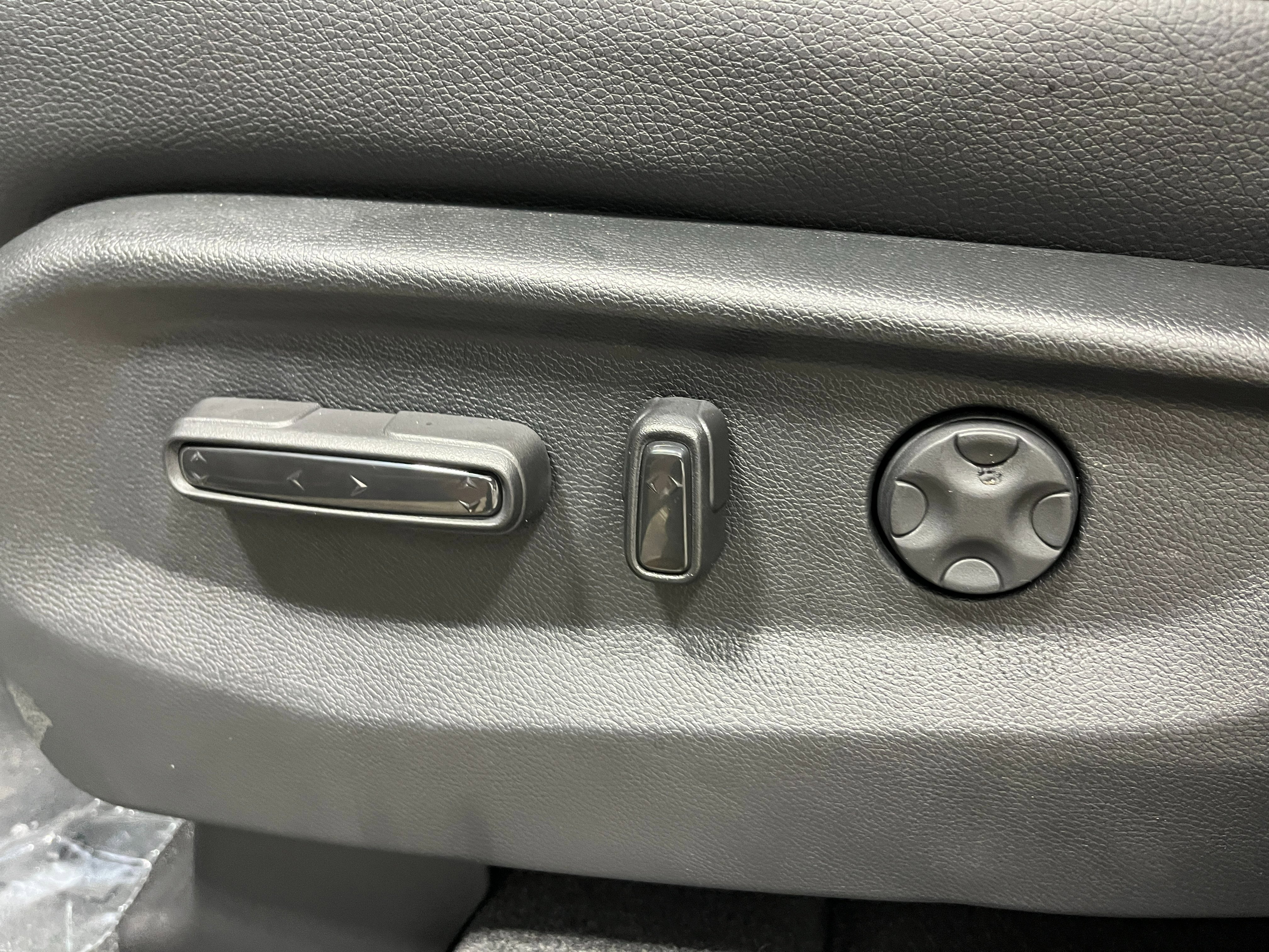 New 2026 Honda Odyssey Touring image 14