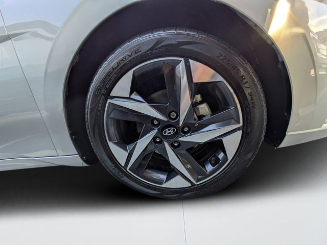 Used 2022 Hyundai Elantra SEL w/ Convenience + Premium Package image 8