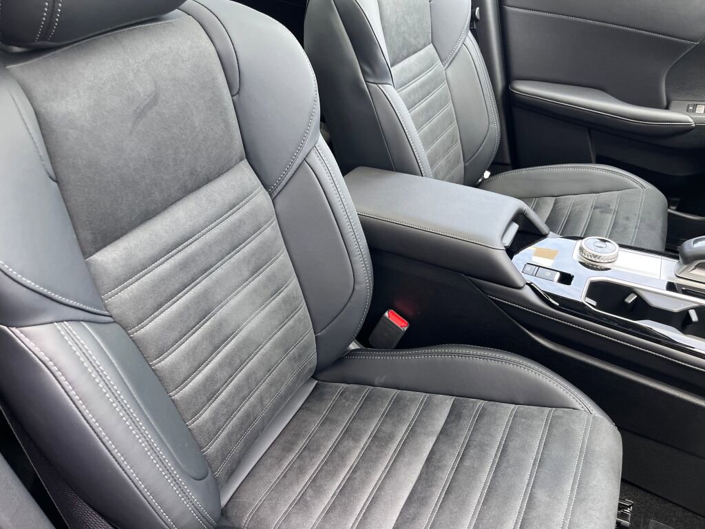 New 2025 Mitsubishi Outlander SE image 29