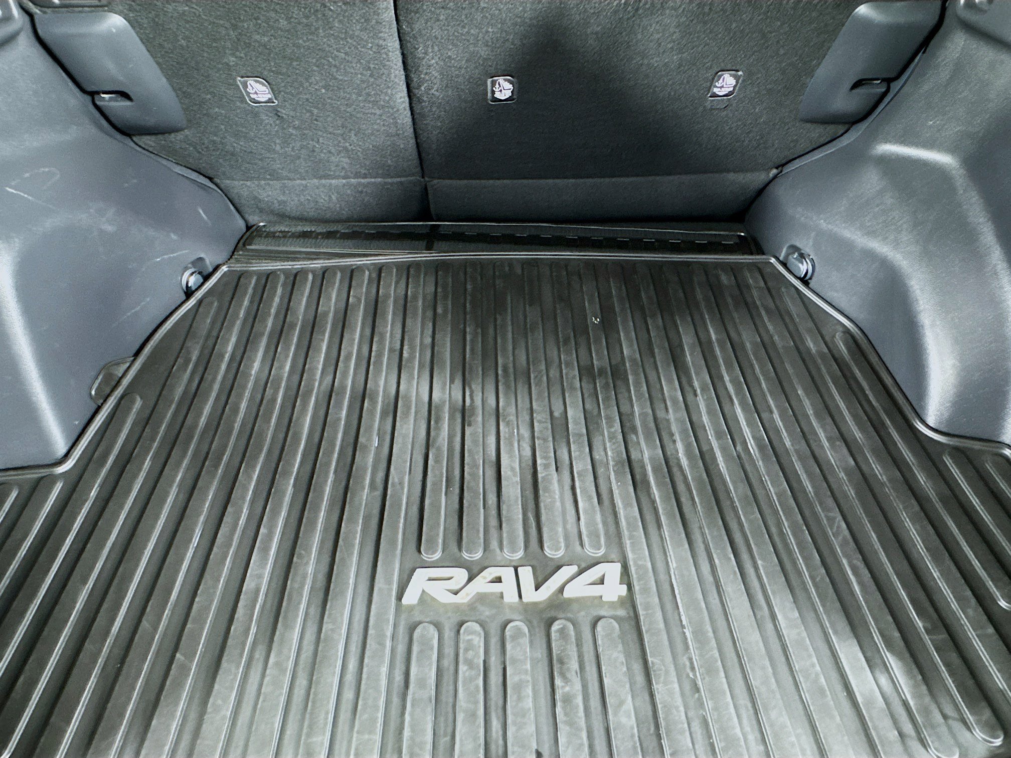 Used 2022 Toyota RAV4 LE AWD/4WD image 32