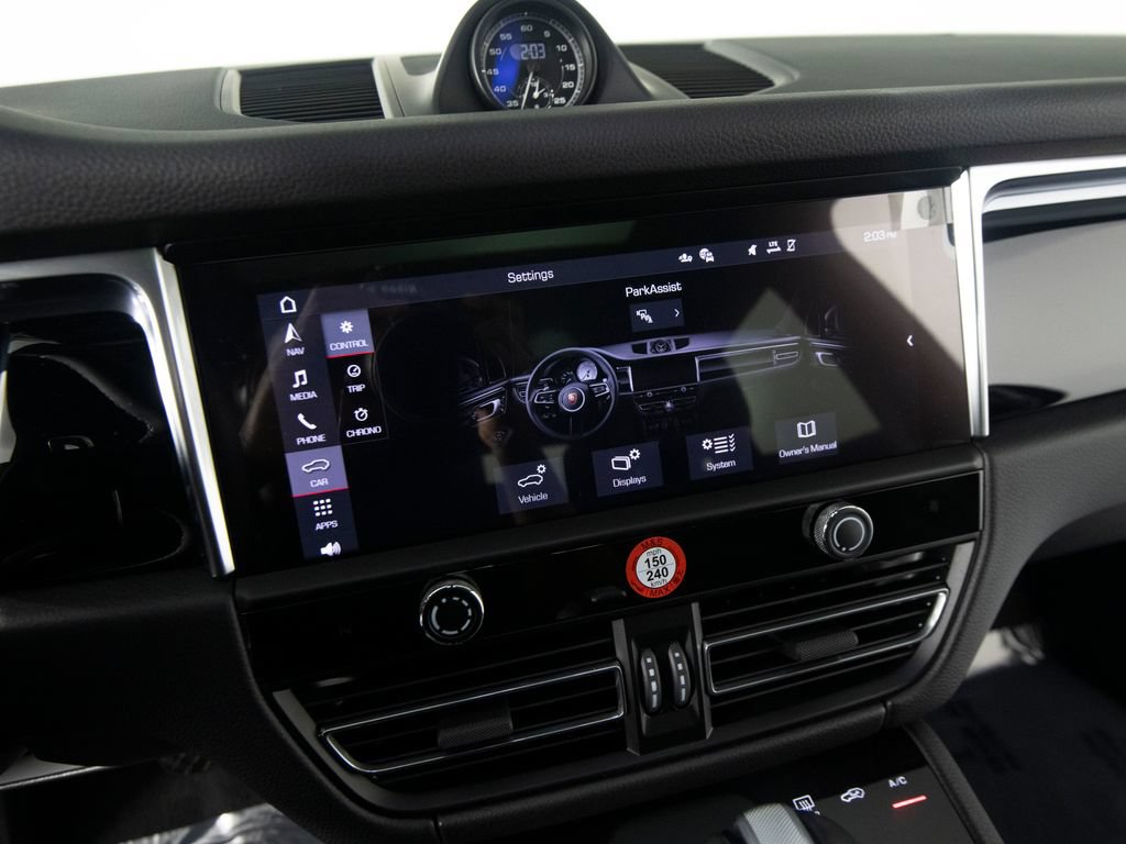 Certified 2026 Porsche Macan AWD/4WD image 27