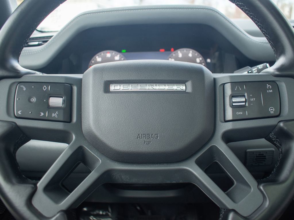 Used 2023 Land Rover Defender 130 X-Dynamic SE image 15