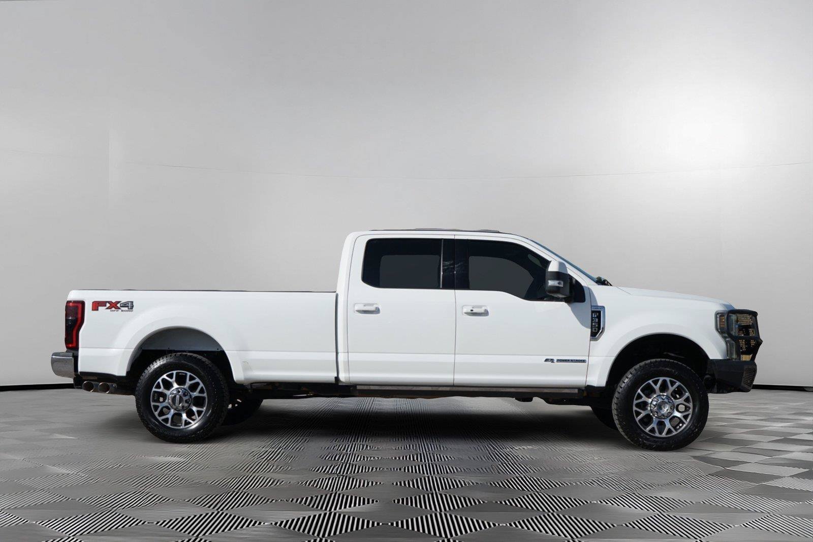 Used 2022 Ford F350 Lariat w/ Lariat Ultimate Package AWD/4WD image 4