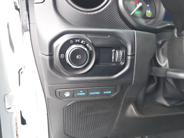Used 2025 Jeep Wrangler Unlimited Rubicon 4xe w/ Convenience Group AWD/4WD image 19