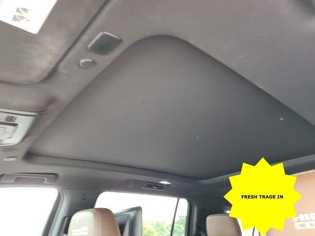 Used 2021 Chevrolet Suburban High Country RWD image 12