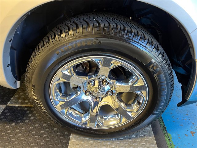 Used 2016 RAM 1500 Laramie image 9