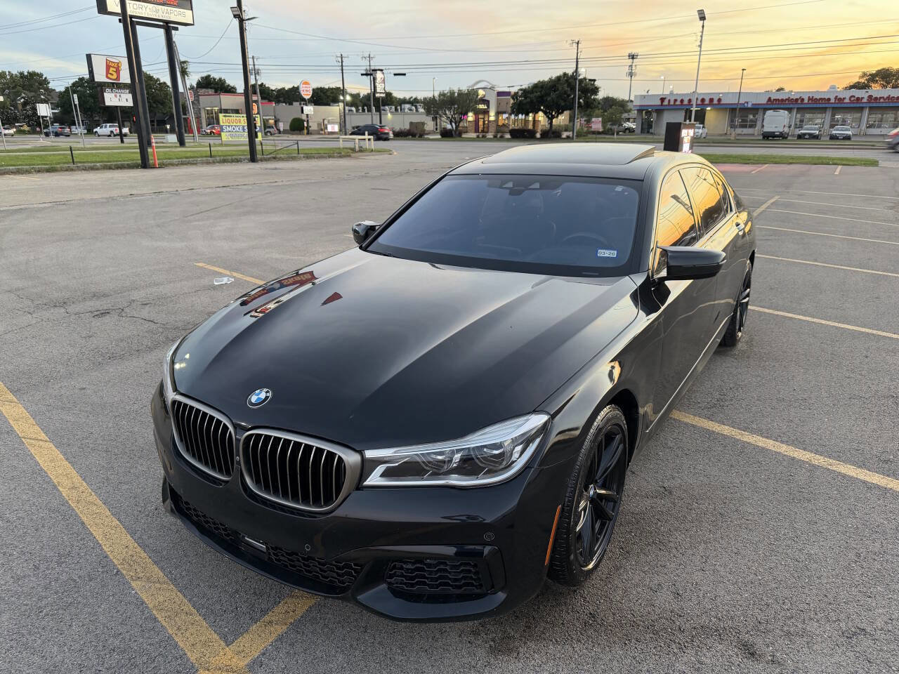 Used 2019 BMW M760i xDrive w/ Luxury Rear Seating Package AWD/4WD image 5