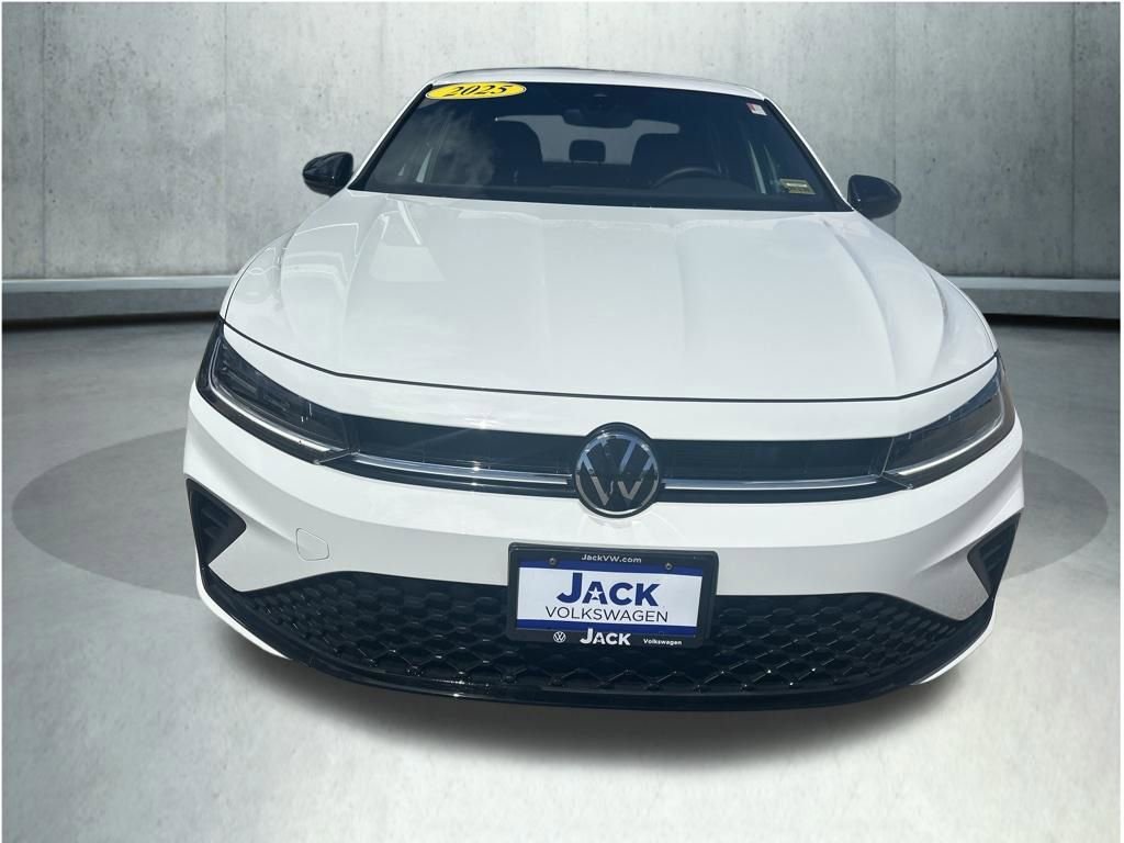 Used 2025 Volkswagen Jetta Sport FWD image 11