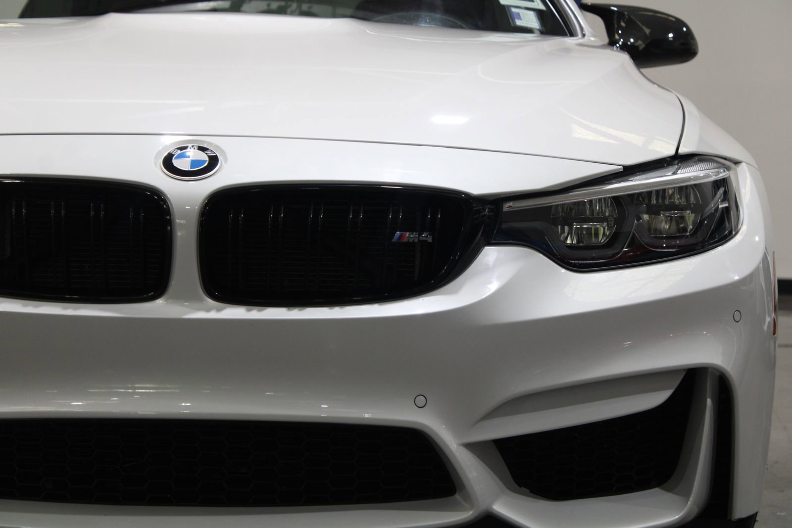 Used 2019 BMW M4 Convertible w/ Executive Package image 8