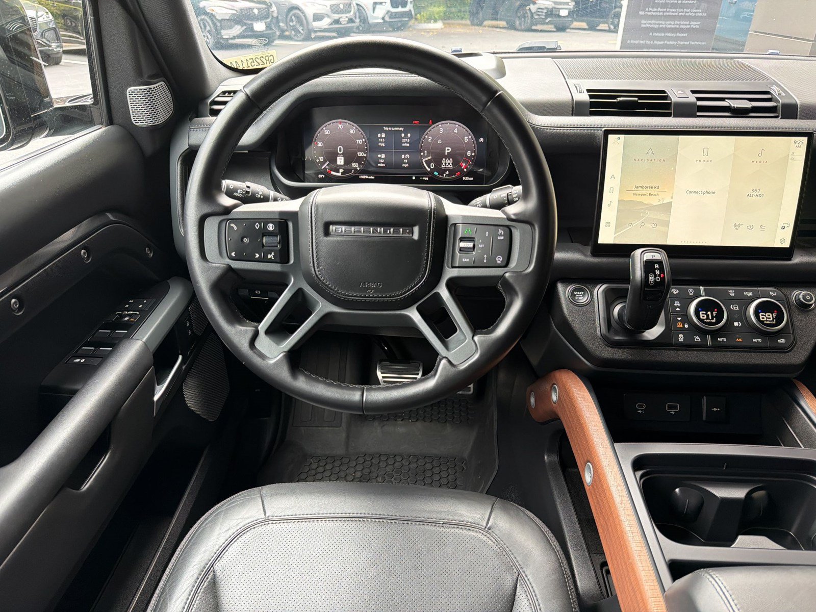 Used 2024 Land Rover Defender 130 X AWD/4WD image 29