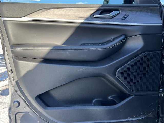 New 2025 Jeep Grand Cherokee L Limited w/ Trailer Tow Package image 15