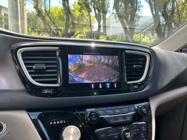 Certified 2020 Chrysler Pacifica Touring w/ Advanced Safetytec Group FWD image 28