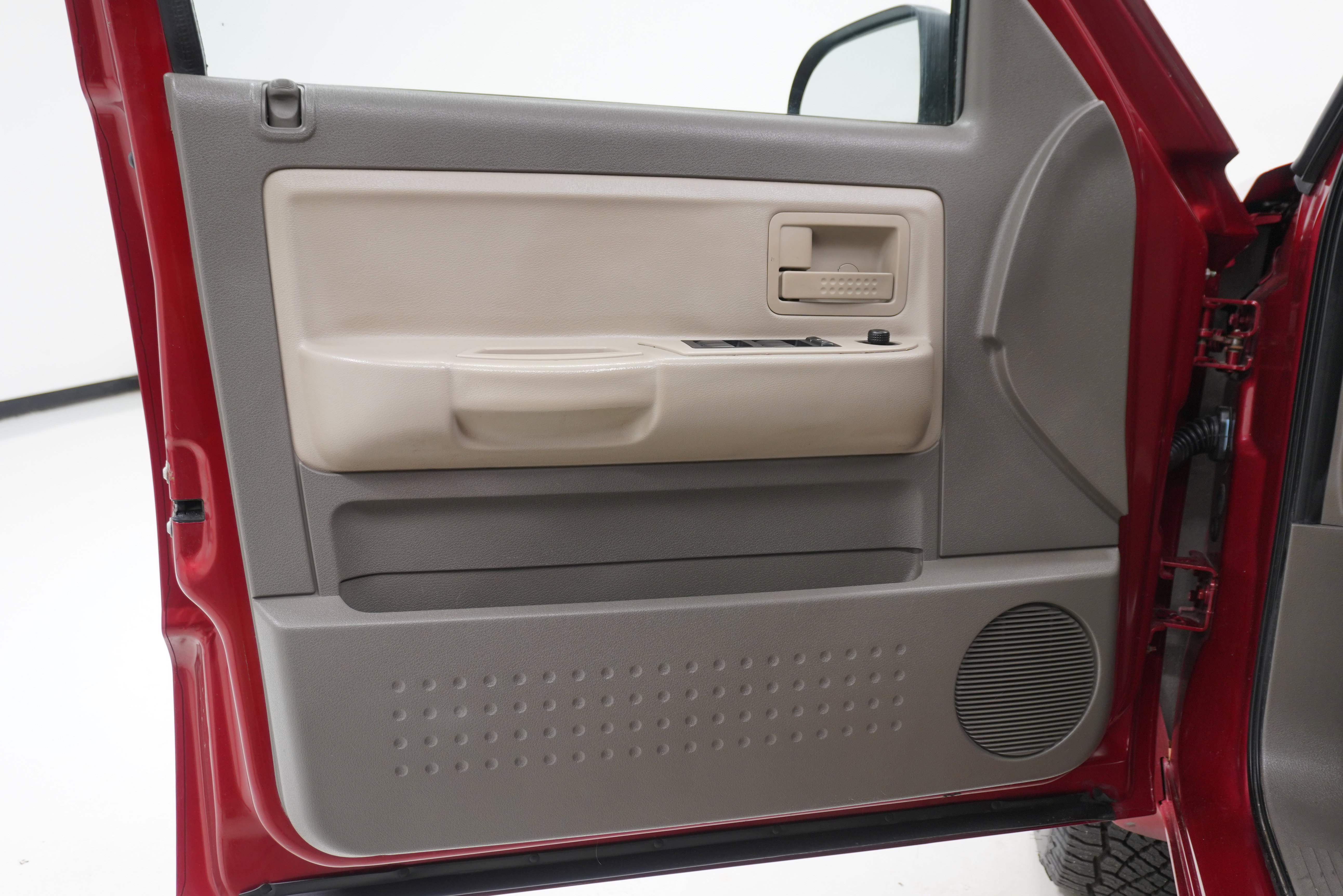 Used 2008 Dodge Dakota SLT image 13