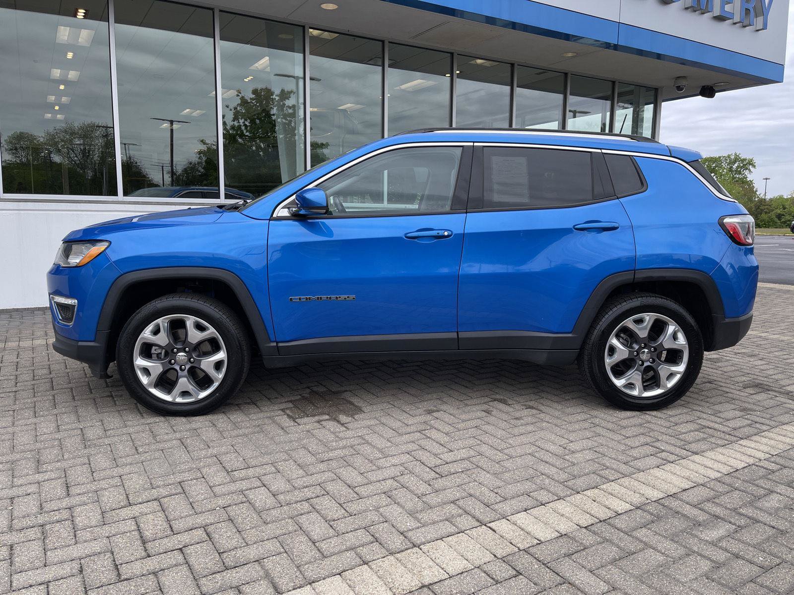 Used 2021 Jeep Compass Limited AWD/4WD image 2