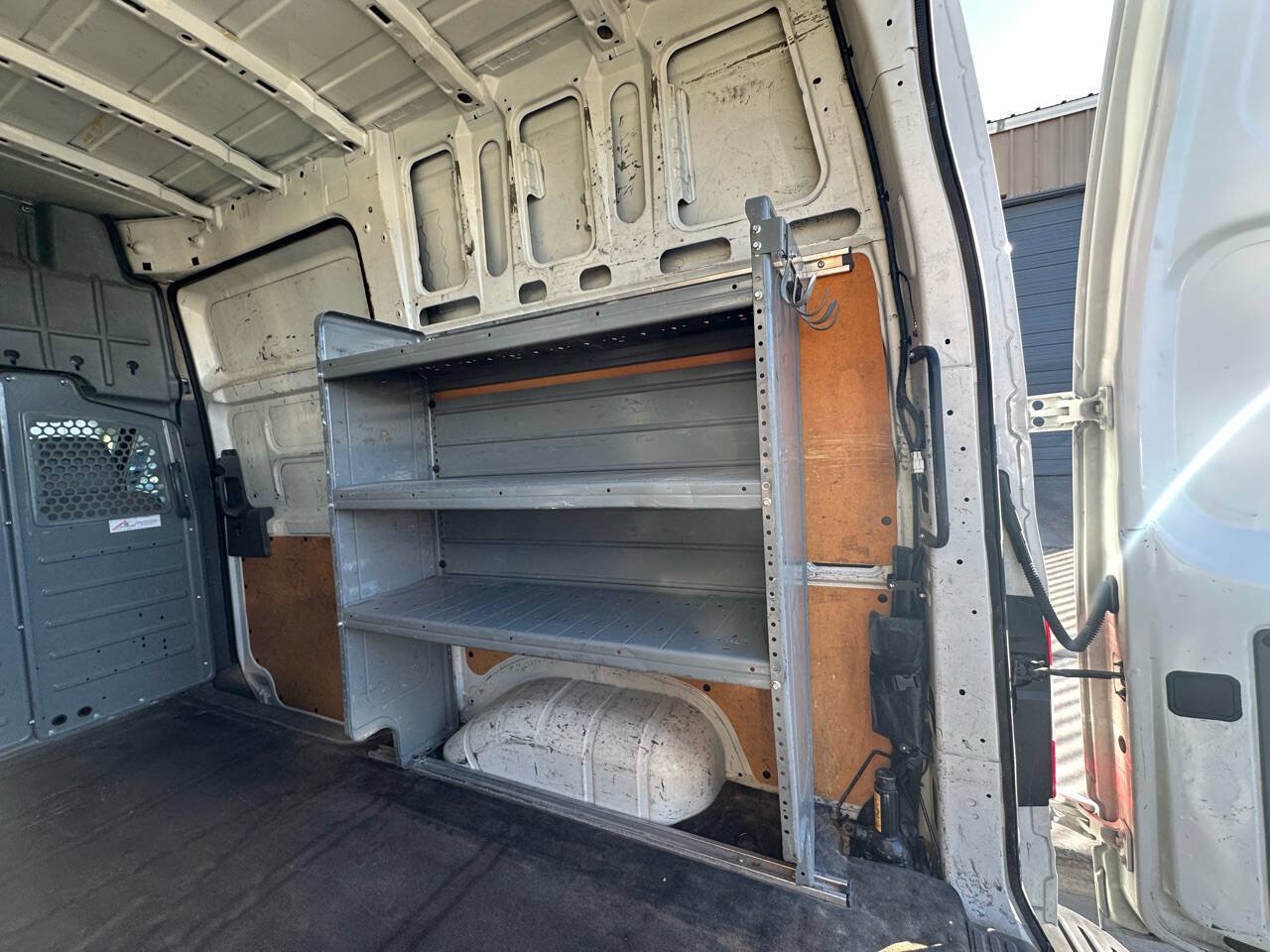 Used 2017 Nissan NV 2500 SV RWD image 6