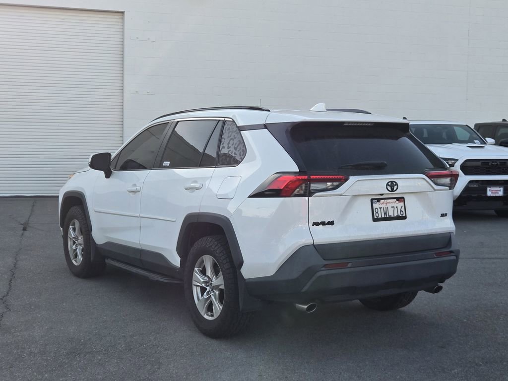 Used 2021 Toyota RAV4 XLE image 4