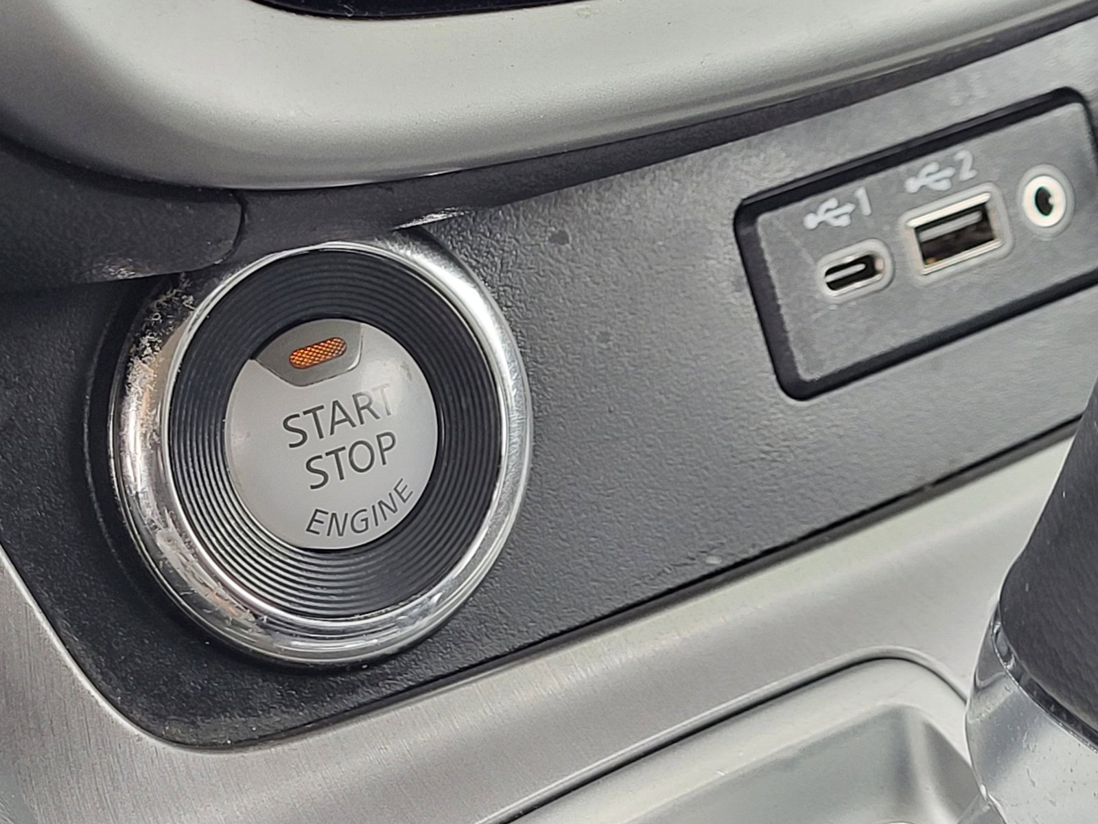 Used 2020 Nissan Murano SV image 32