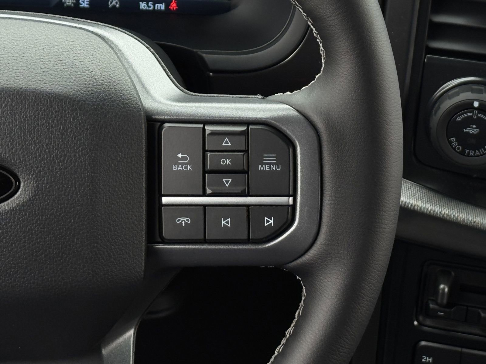 Used 2025 Ford F150 Lariat w/ Equipment Group 501A Mid image 17