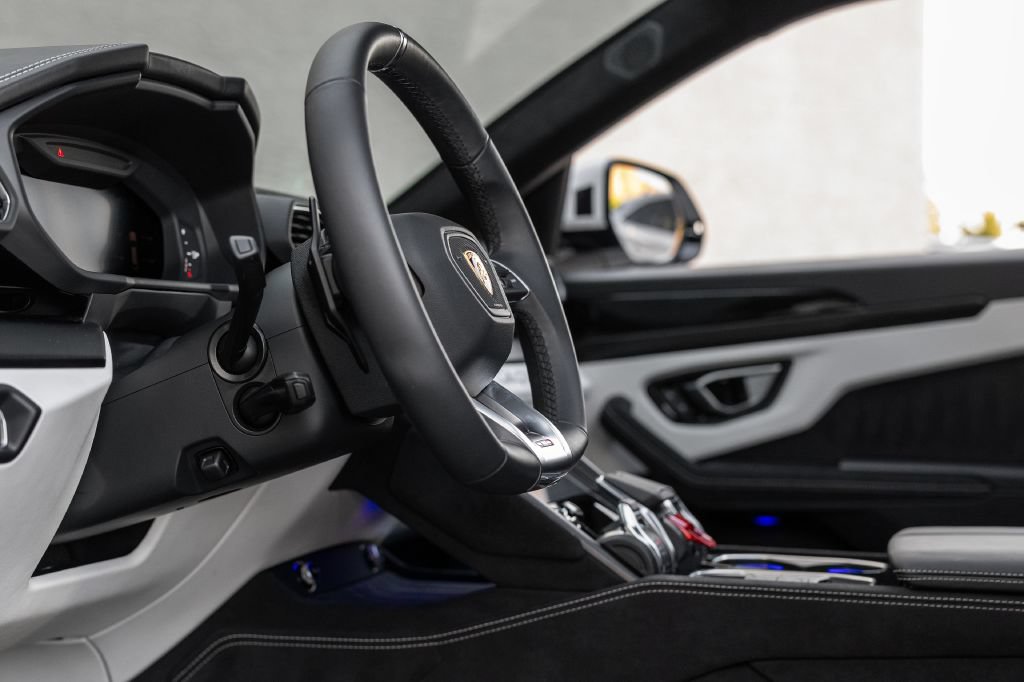 Used 2023 Lamborghini Urus S AWD/4WD image 19