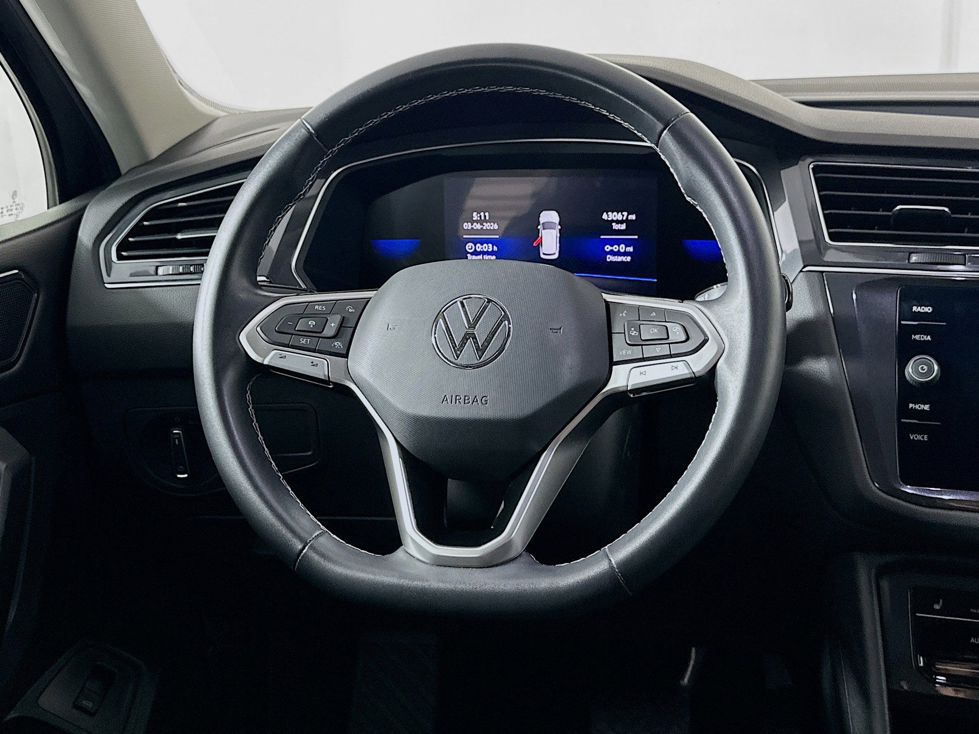 Used 2023 Volkswagen Tiguan SE image 18