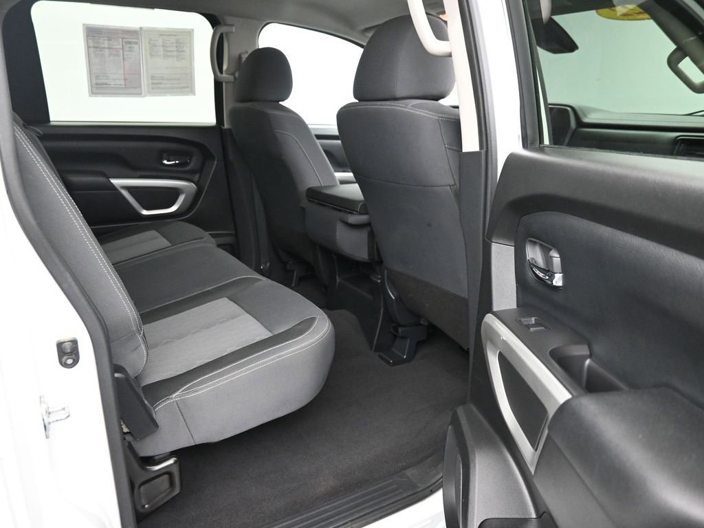 Used 2022 Nissan Titan SV AWD/4WD image 12