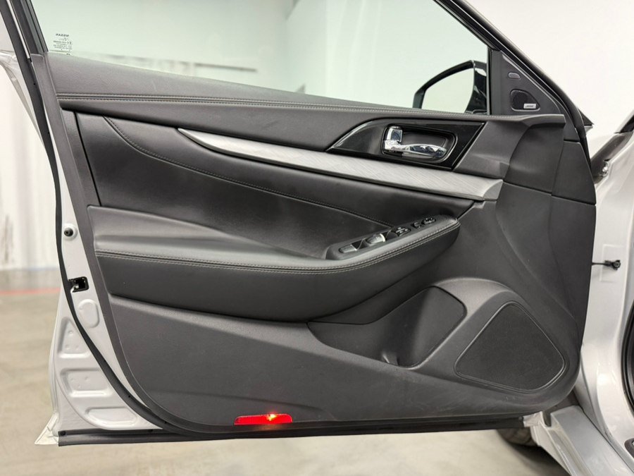 Used 2017 Nissan Maxima 3.5 SL FWD image 31