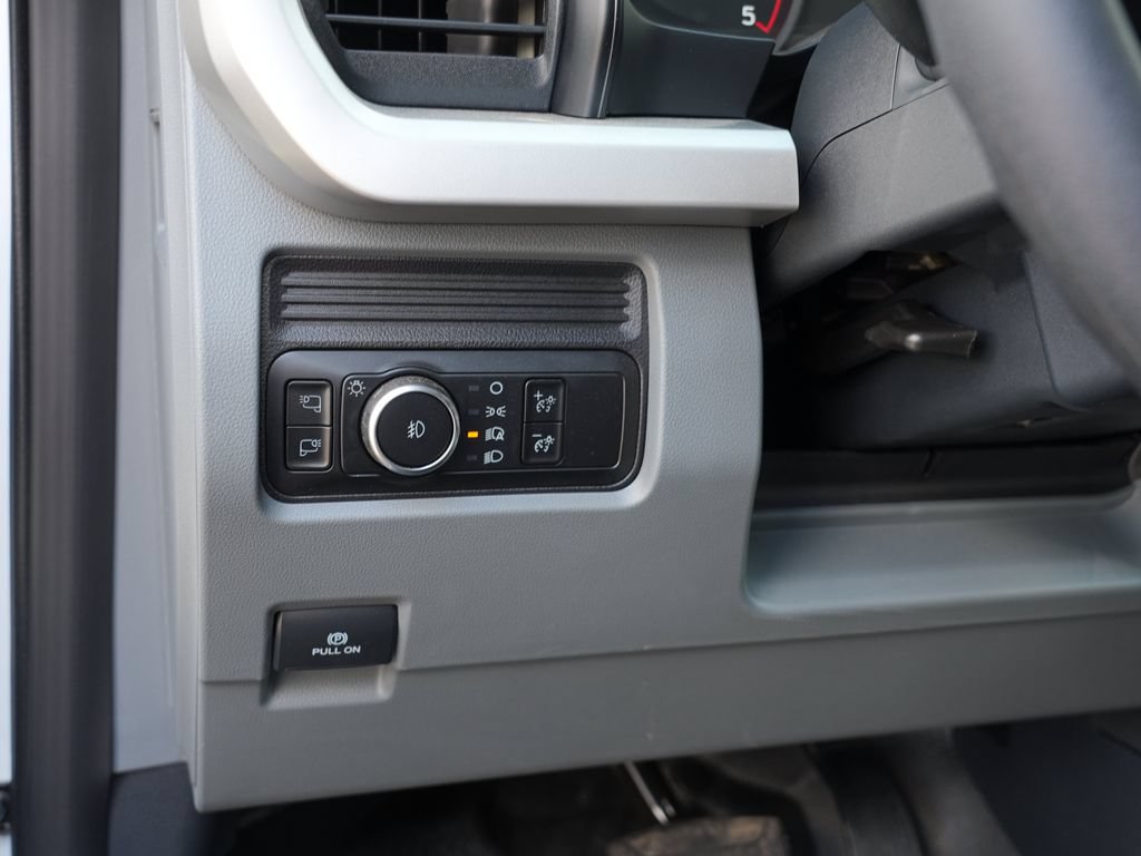 Used 2025 Ford F550 4x4 Crew Cab image 18