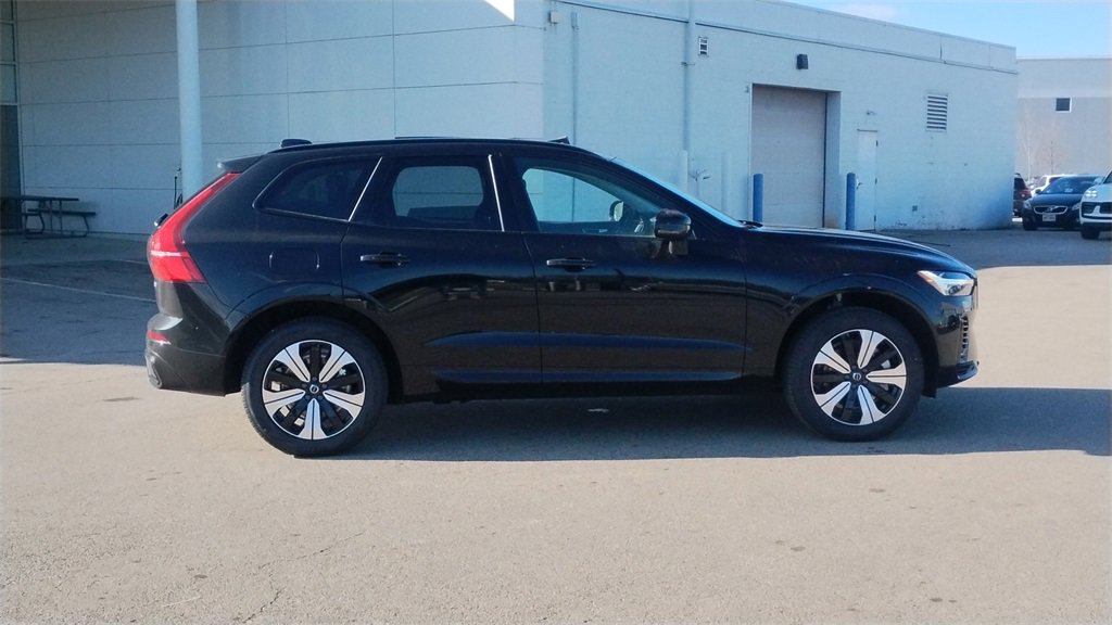 New 2025 Volvo XC60 T8 Core w/ Climate Package image 2